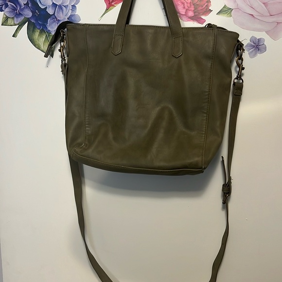 Universal Thread Handbags - Universal Thread Olive Crossbody Bag